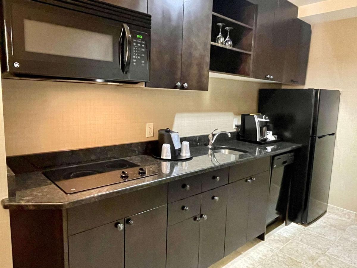 Best Western Plus Okotoks Inn & Suites Экстерьер фото